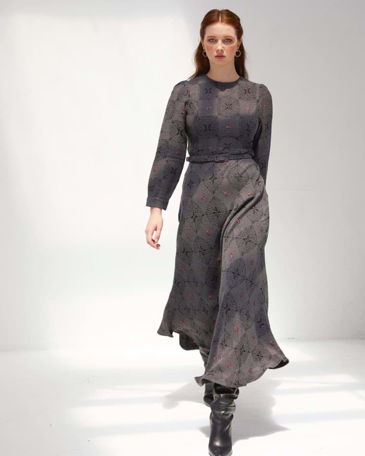 Kabartma Desen Elbise resmi